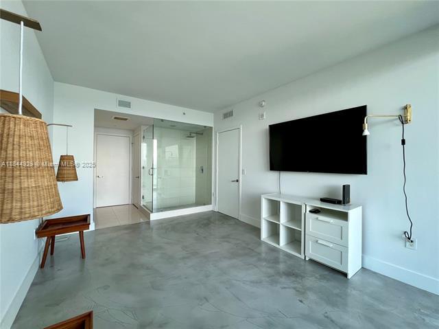 Building Photo - 460 NE 28th St