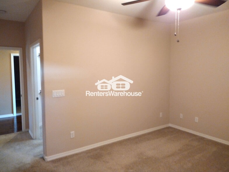 Building Photo - 5818 E Leonora St