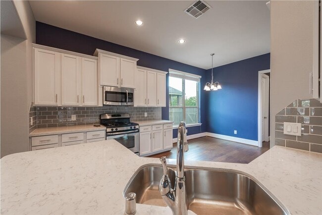 Building Photo - 29010 Pinnacle Ridge Dr