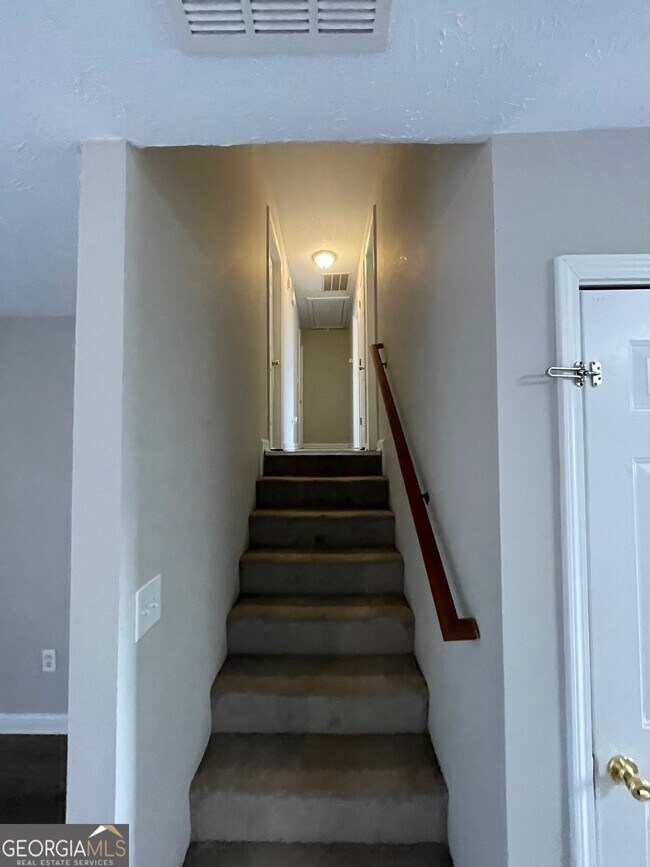 Building Photo - 42 Pope Rd