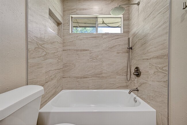Building Photo - 16514 Camino Del Sol Dr