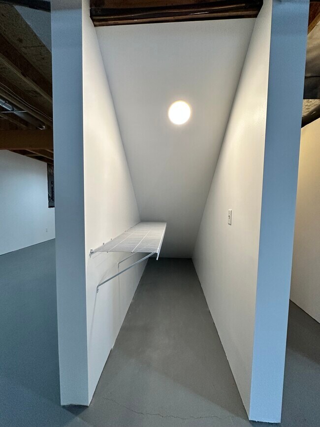 Building Photo - 1620 Spinaker Dr