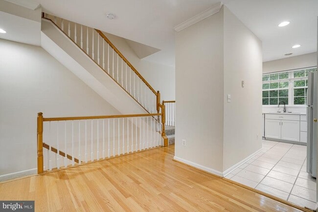 Building Photo - 6490 Tayack Pl