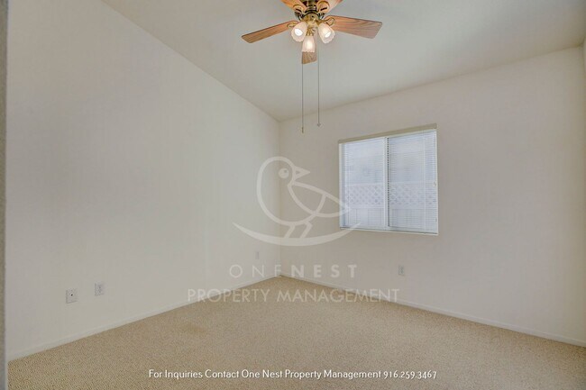 Building Photo - Welcome to Your Dream 55+ Oasis in Sun City Roseville!