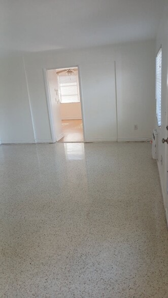 Building Photo - 941 Highland Ave
