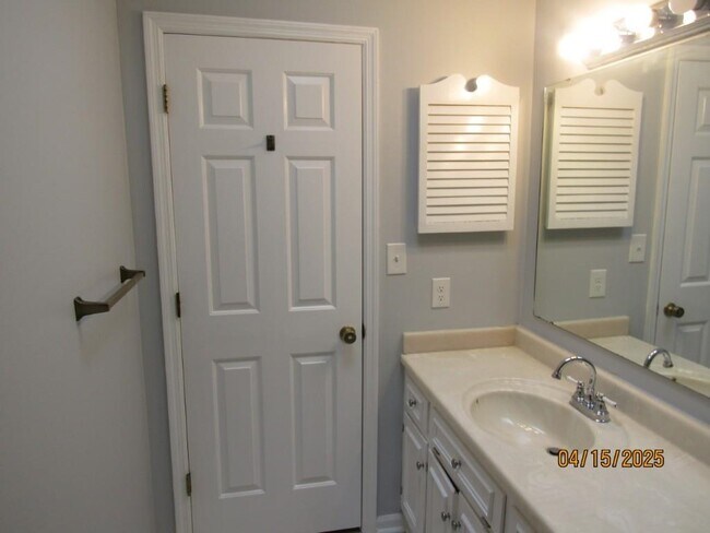 Building Photo - 603 Colony Dr