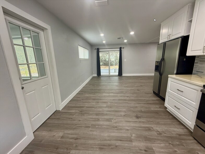 Building Photo - 117 Watters Dr