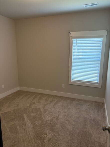 Building Photo - 2412 Celia Ct