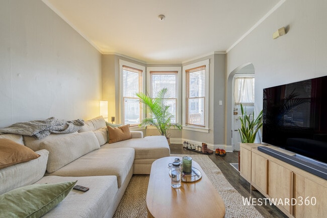 Building Photo - 3707 N Bosworth Ave