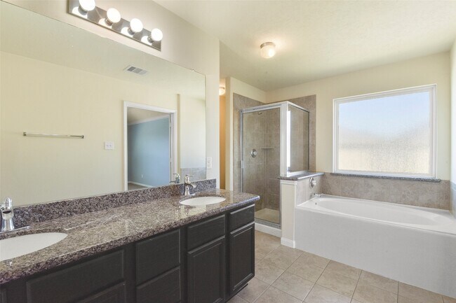 Building Photo - 11711 Red Hummingbird Dr