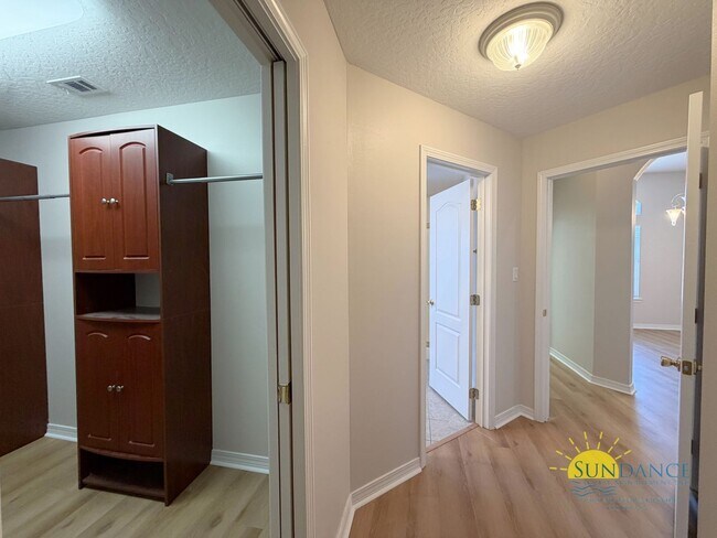 Building Photo - Updated 3BR Home in Gated Bridgeport Colony Near Hurlburt & Eglin AFB!