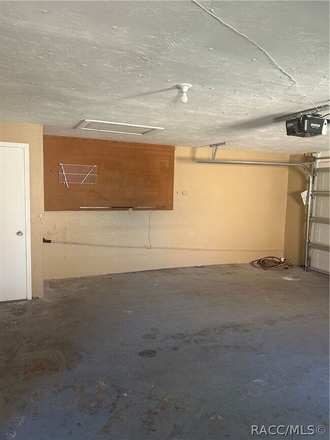 Building Photo - 209 S Tyler St