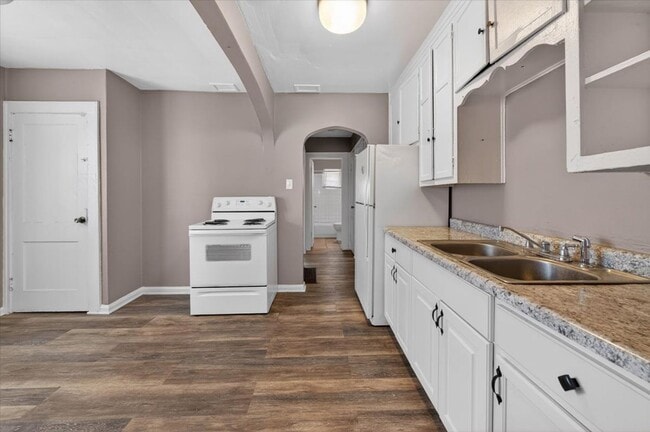 Building Photo - 2351 North LaSalle Street - $750.00/mo.