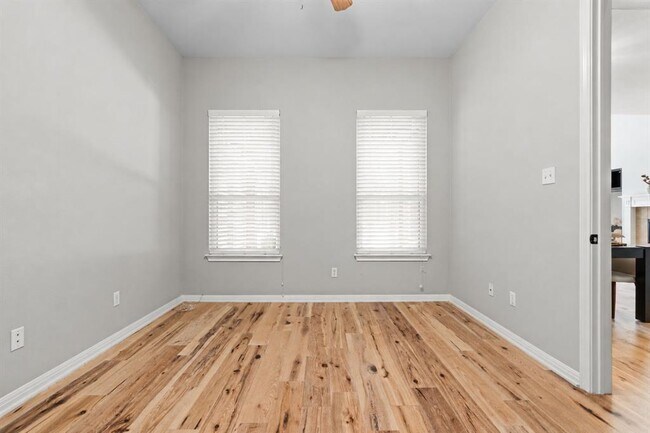 Building Photo - 1604 Tahoka Daisy Dr