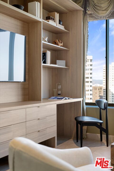 Building Photo - 10724 Wilshire Blvd