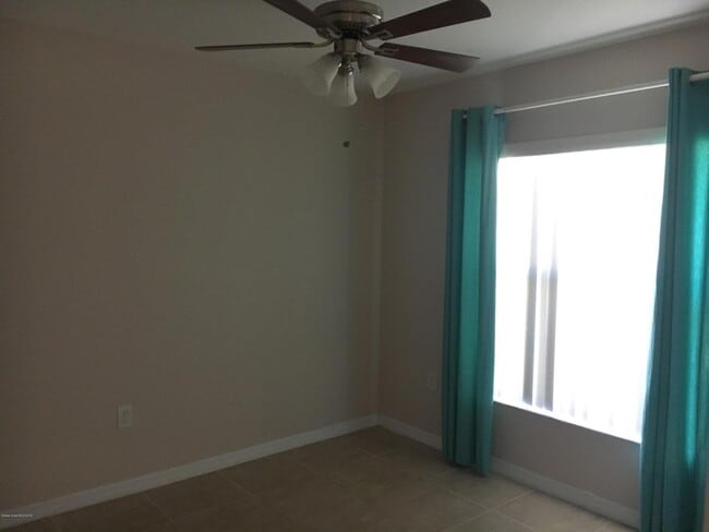 Building Photo - 1044 Sedgewood Cir