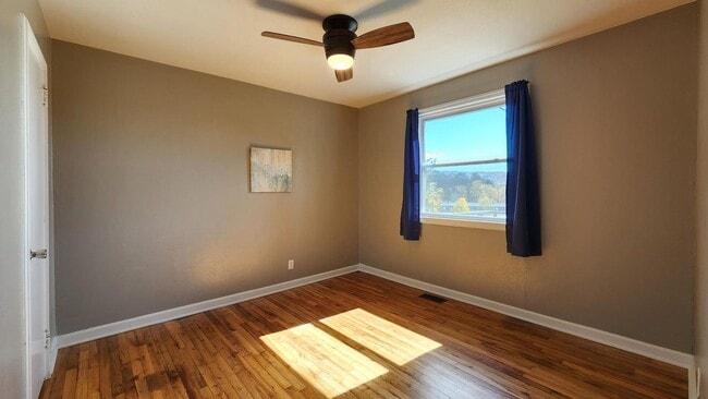 Building Photo - 60 Elm Bend Rd