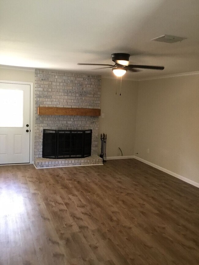 Building Photo - $500 OFF MOVE IN SPECIAL-VERY NICE BLANCHARD HOME. NORTH SHREVEPORT