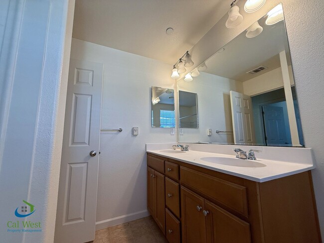 Building Photo - $3795 - Spacious 3 Bedroom 2.5 Bath, 2 Sto...