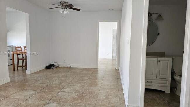 Building Photo - 17021 N Bay Rd