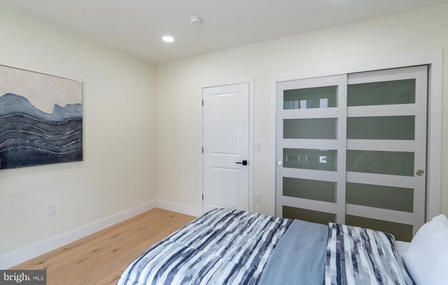 Building Photo - WOW brand new with Deck