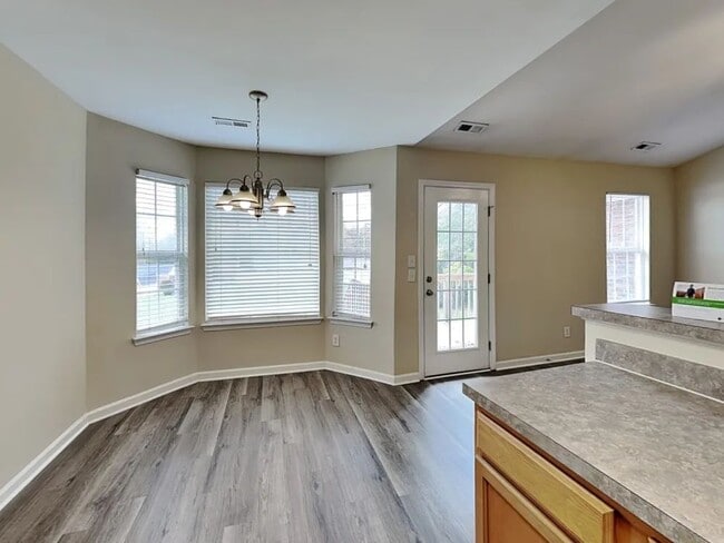 Building Photo - 2205 Centergrove Rd