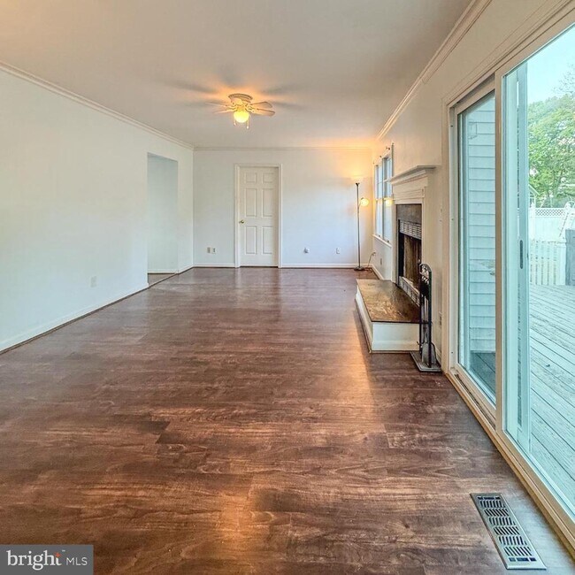 Building Photo - 3910 Red Leaf Ct