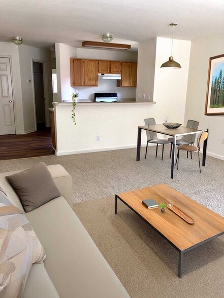 Building Photo - 12664 Zurich Pl