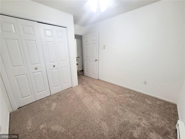 Building Photo - 530 Spring St