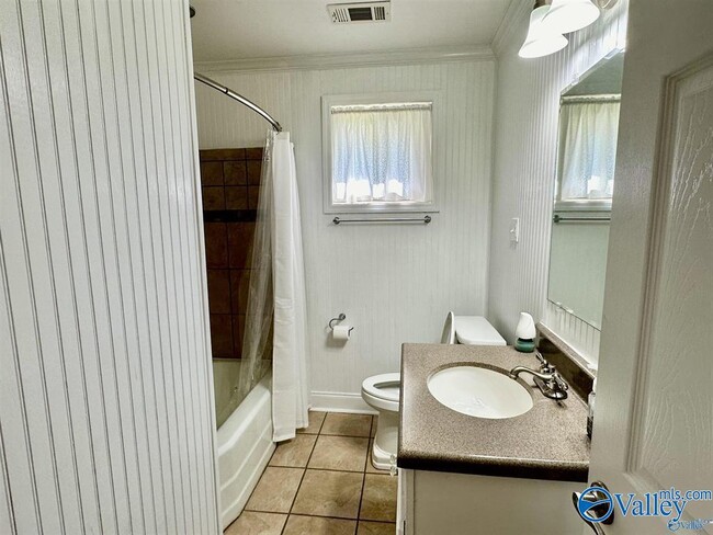 Building Photo - 8613 Camille Dr SE