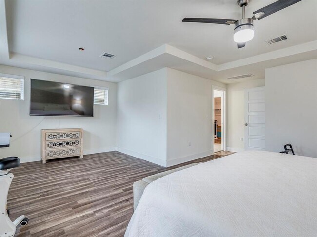 Building Photo - 7408 Merrick Ln