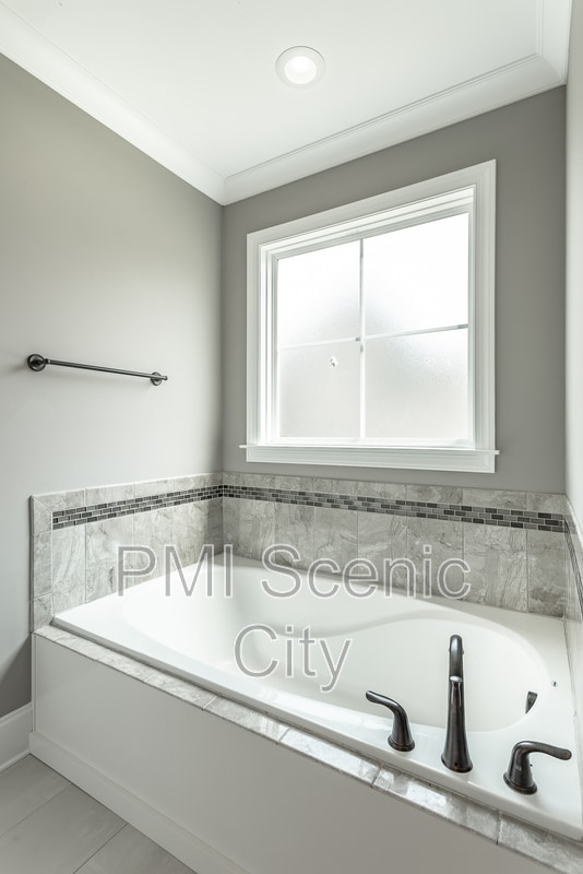 Building Photo - 7725 Peppertree Dr