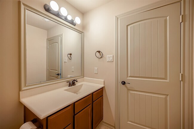 Building Photo - 2211 Argos Dr