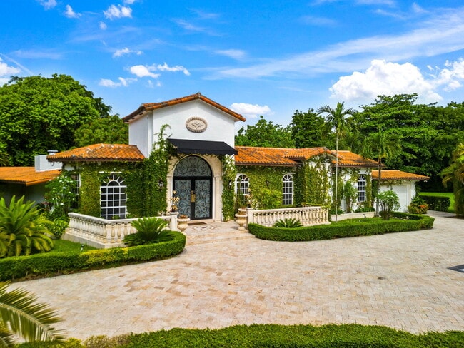 Building Photo - 12300 Old Cutler Rd