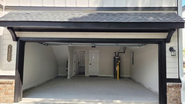 Building Photo - NEW BUILD DELUXE CONDO IN WEST MIDTOWN ATLANTA