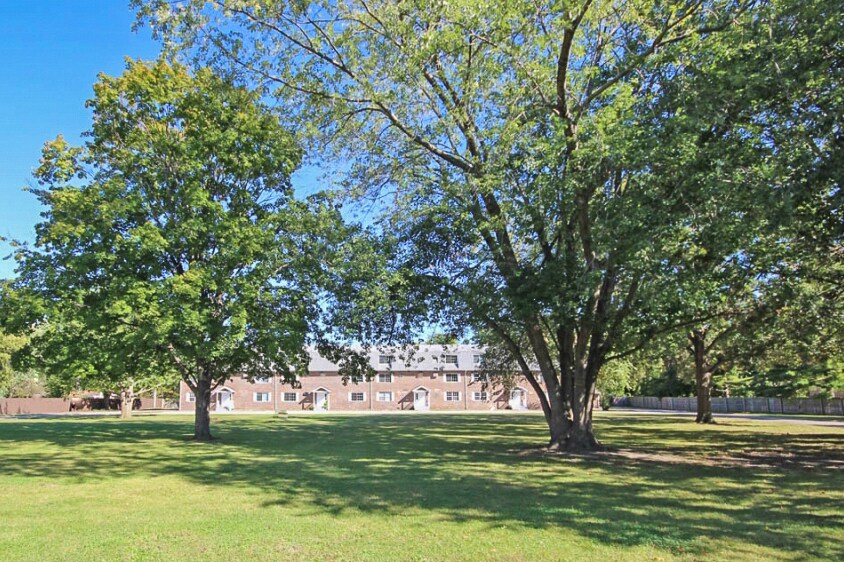 Complex View - 254 S Durkin Dr