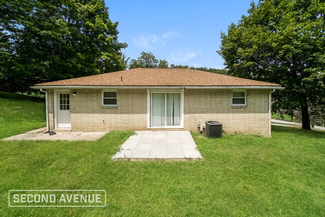 Building Photo - 1211 Main St