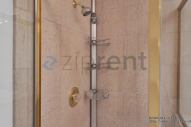 Building Photo - 609 Cambridge St