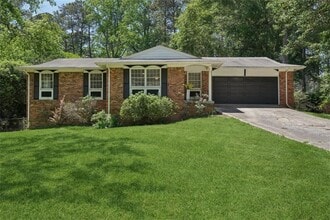 Building Photo - 119 Kelso Dr SW