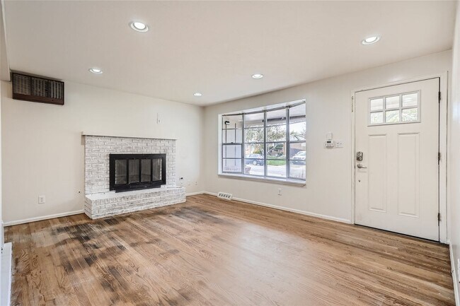 Building Photo - Spacious 5-Bedroom Retreat in Arvada, CO!