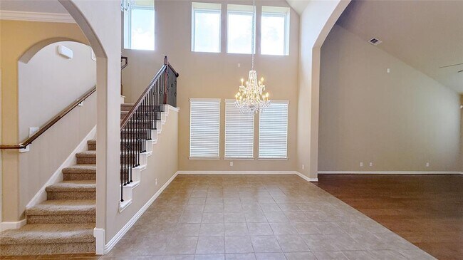 Building Photo - 2311 Blue Jay Ln