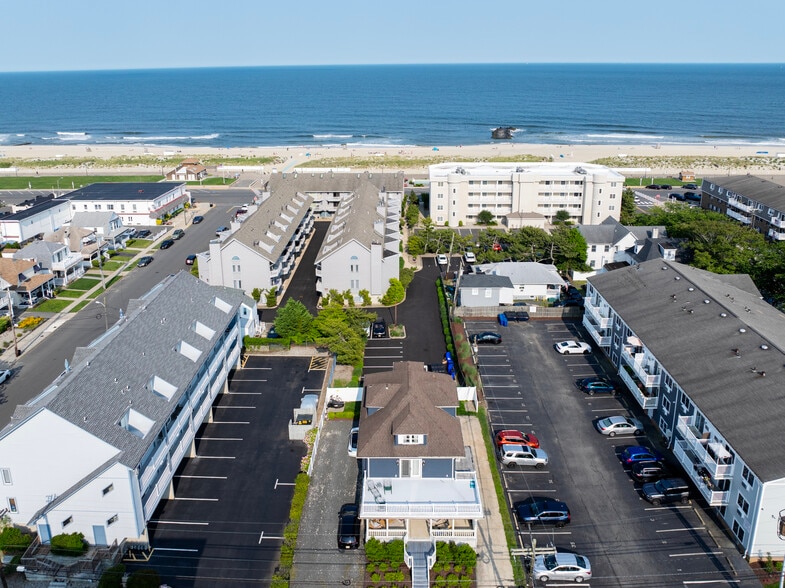 Steps from the beach - 606 Beach Ave