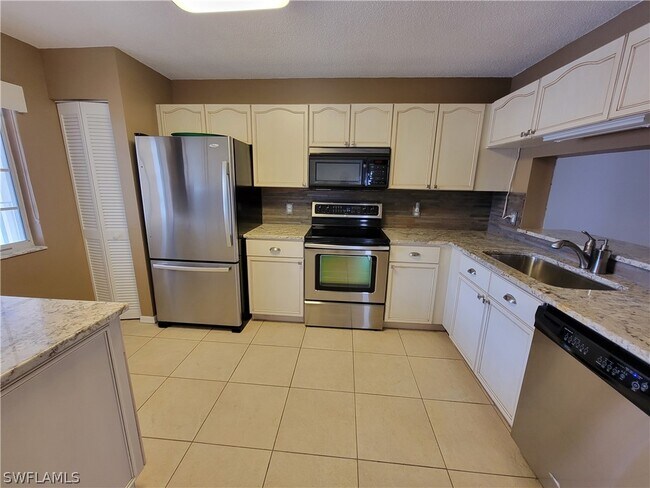 Building Photo - 7719 Jewel Ln