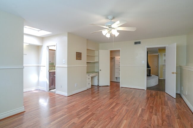 Building Photo - 7914 Braes Meadow Dr