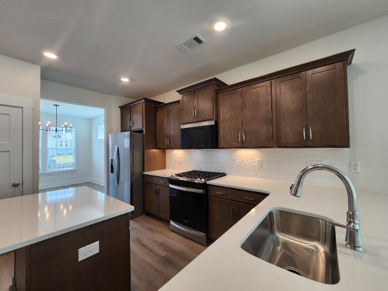 Building Photo - 499 Ml Pk Wy