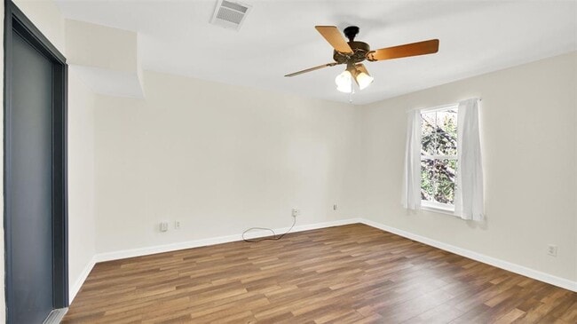 Building Photo - 1613 Country Squire Dr