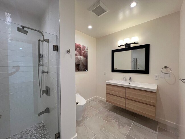 Building Photo - Waialae Iki | Nearly 5,000 Sq. Ft. with Breathtaking Ocean Views