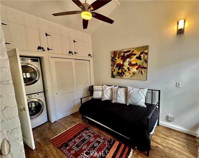 Building Photo - 563 Cress St