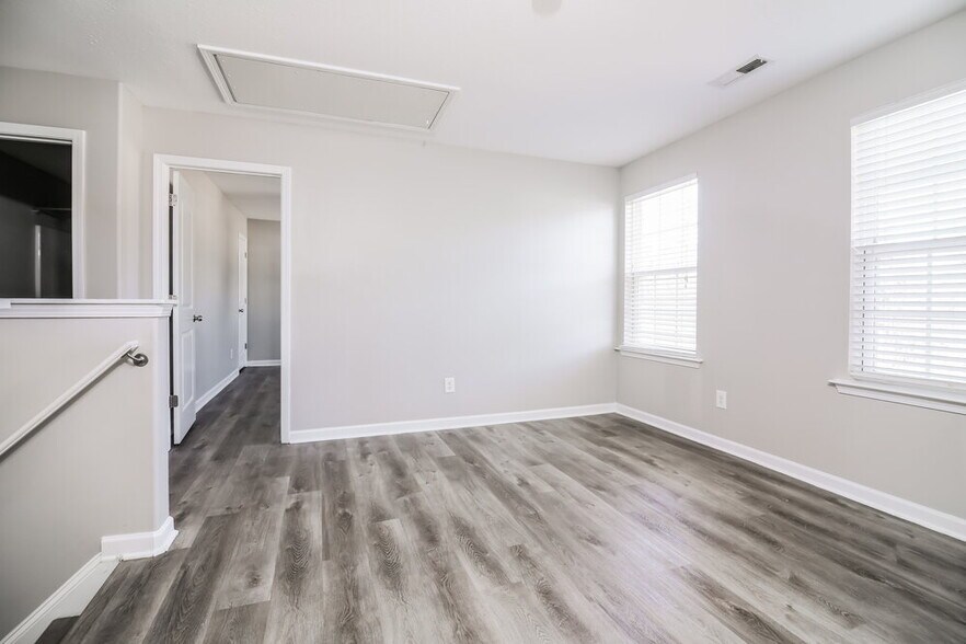 Building Photo - 129 Reno Ct