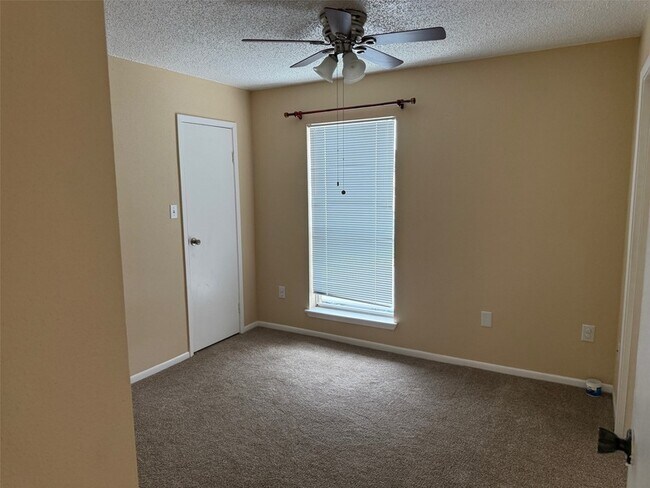 Building Photo - 260 El Dorado Blvd